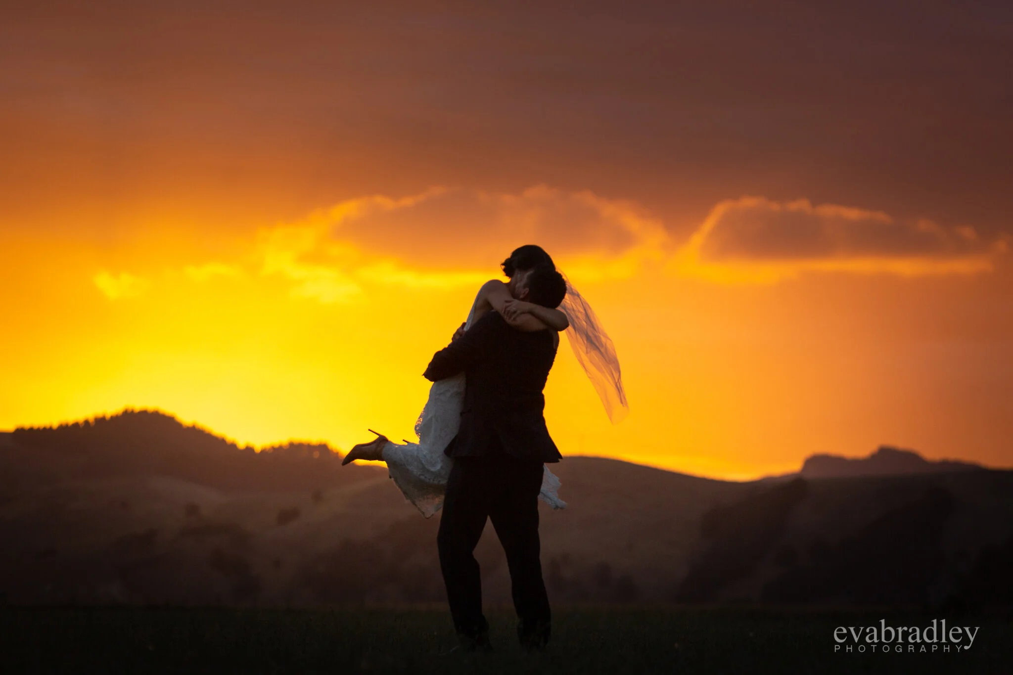 sunset golden hour wedding photos hawkes bay
