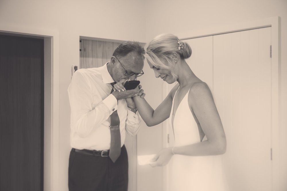 father-of-the-bride-hawkes-bay-photographer