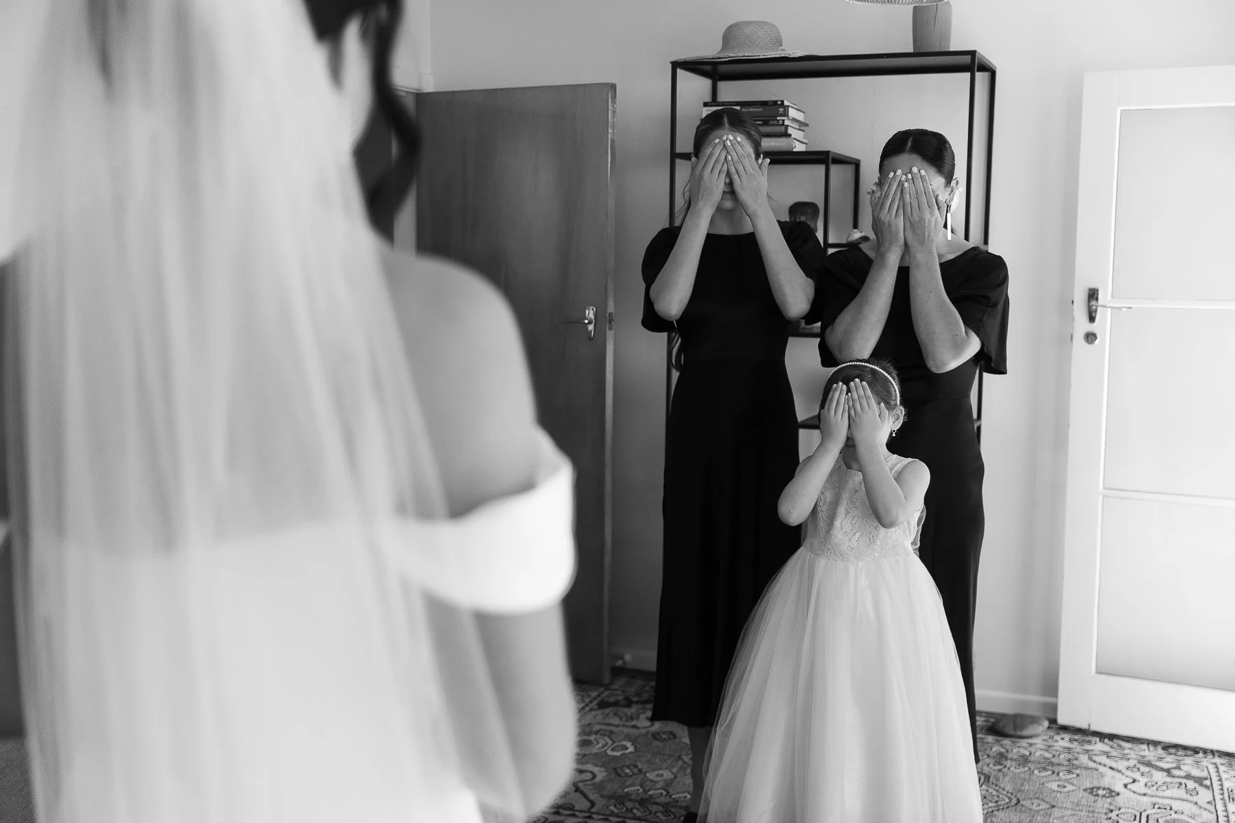 bridesmaids-at-hawkes-bay-wedding