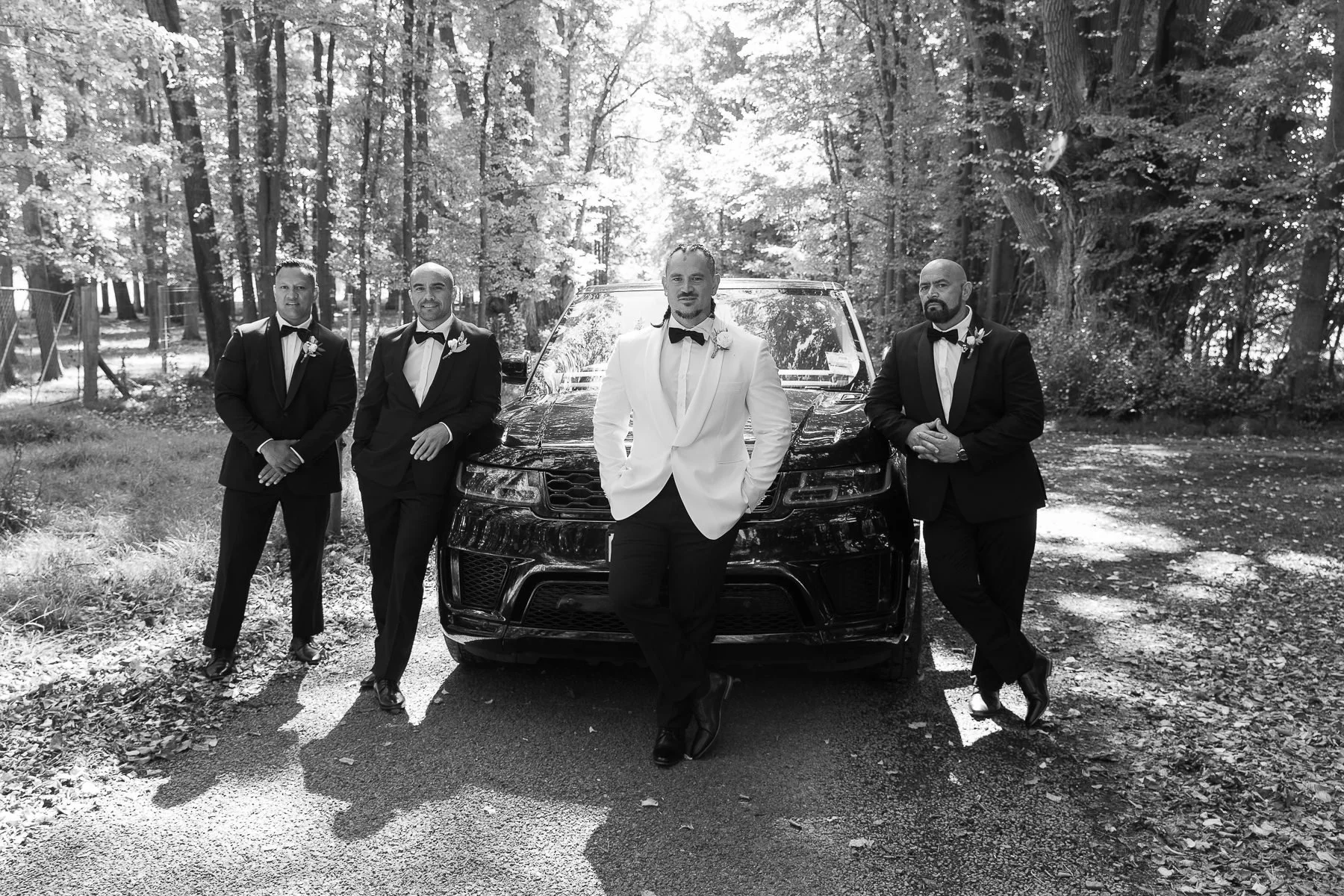 groom-and-groomsmen-hawkes-bay-wedding-photographers