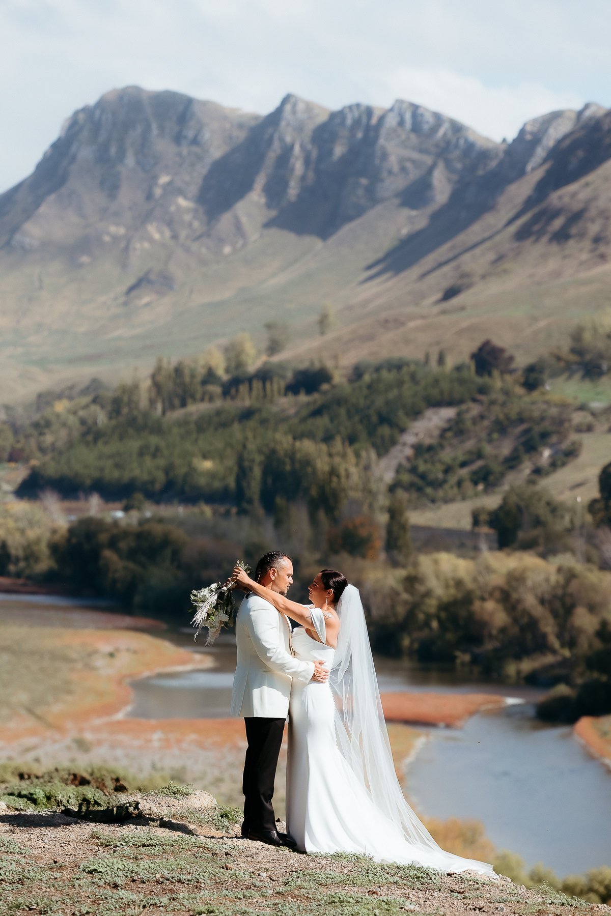 bride-groom-te-mata-peak-wedding-photographs-hawkes-bay