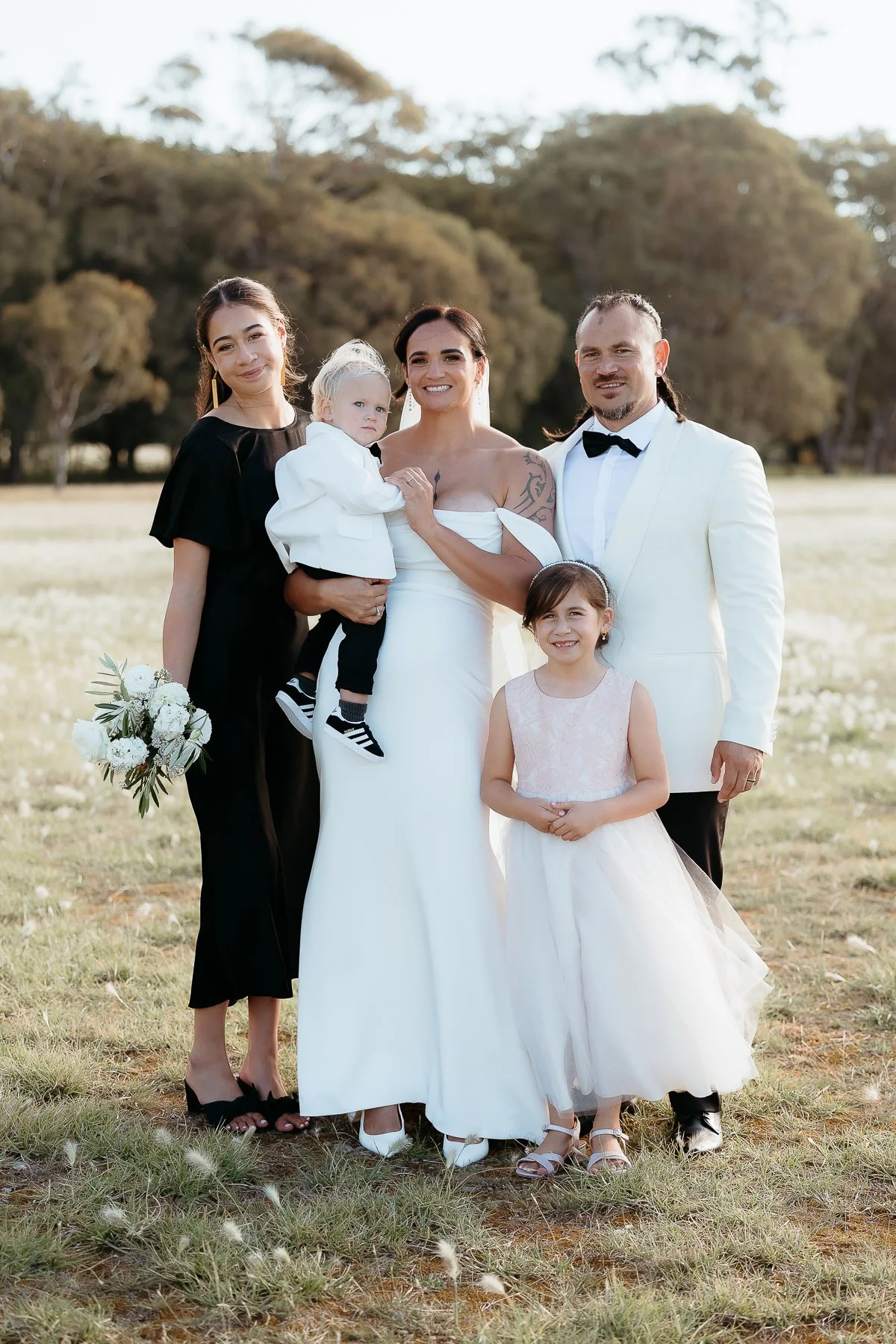 family-wedding-photo-by-eva-bradley-photography-hawkes-bay