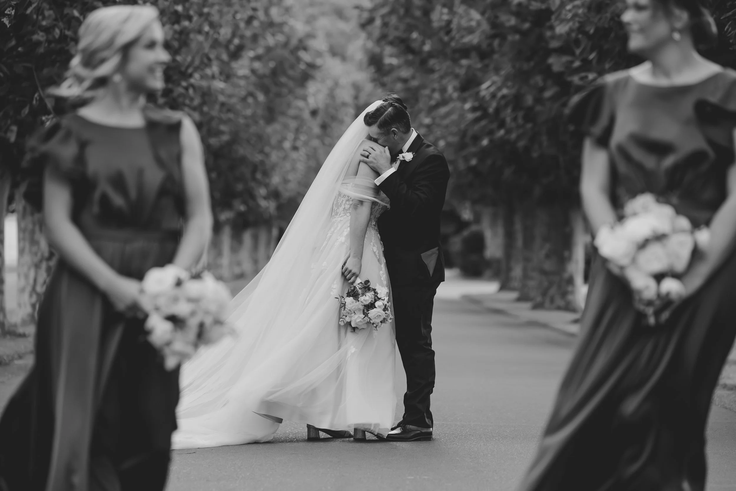 couple-hug-at-hawkes-bay-wedding