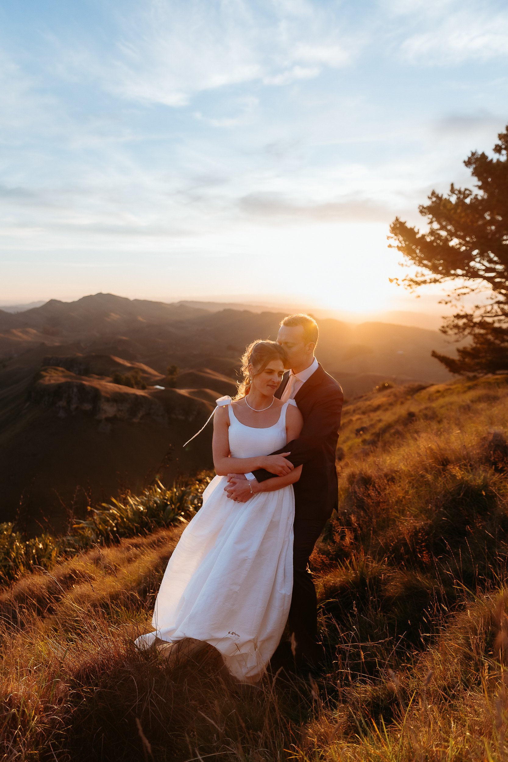 bride-and-groom-sunset-te-mata-peak