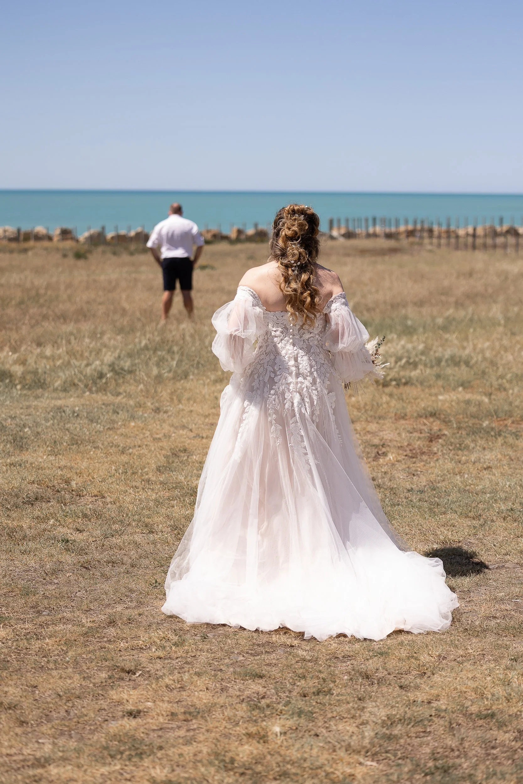 bride-first-look-at-hawkes-bay-wedding-venue-hygge