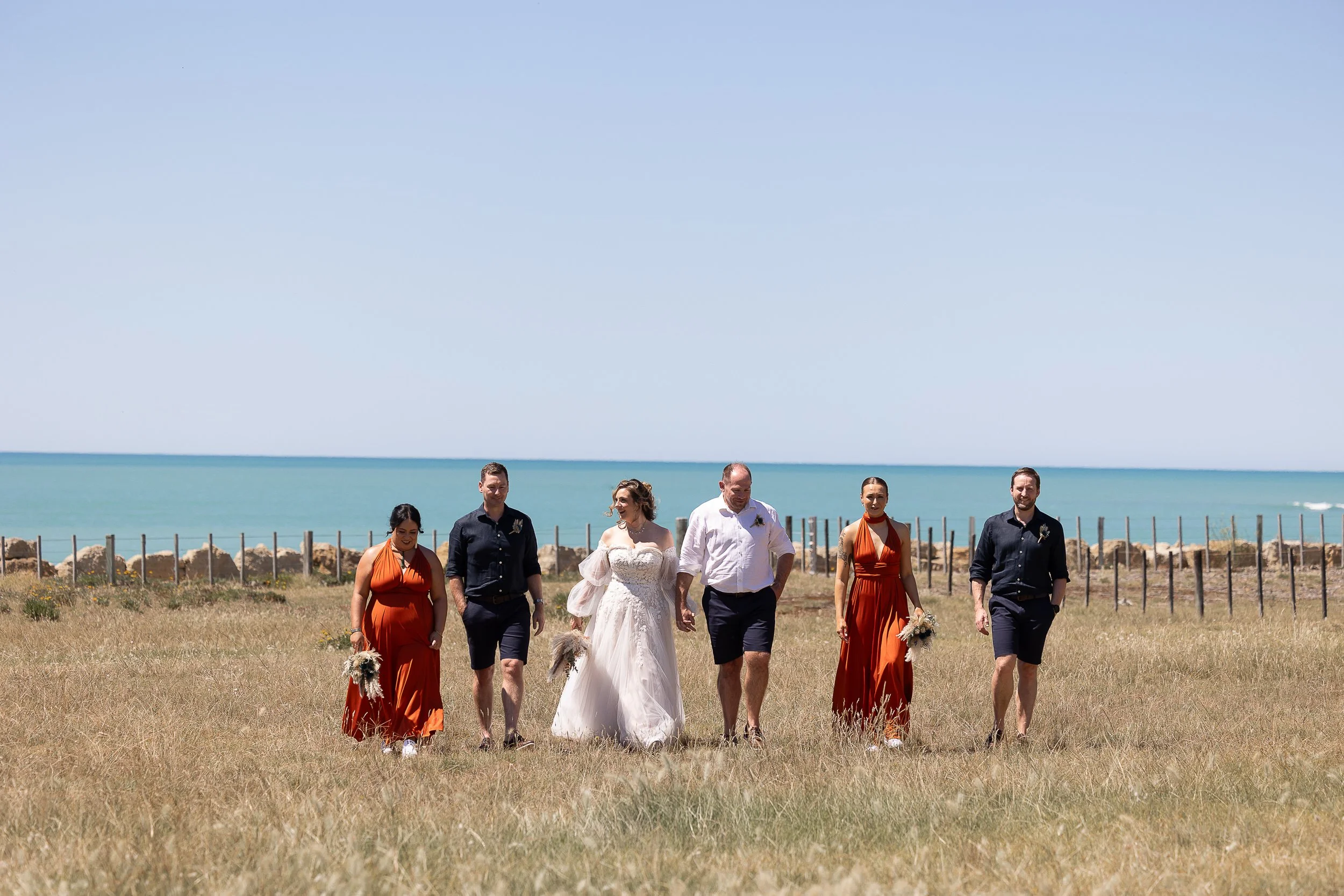 bridal-party-at-hawkes-bay-coastal-wedding-venues