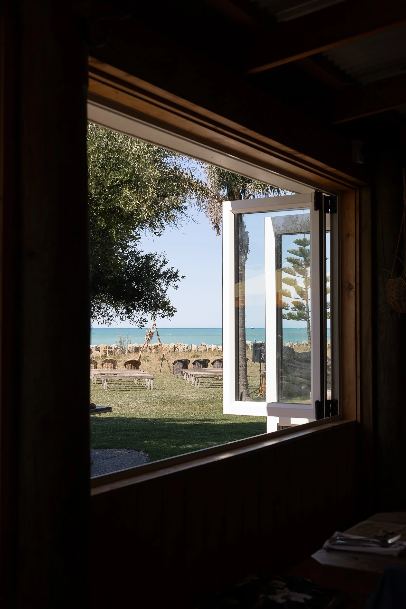 coastal-wedding-venues-in-nz-hygge-clifton-bay