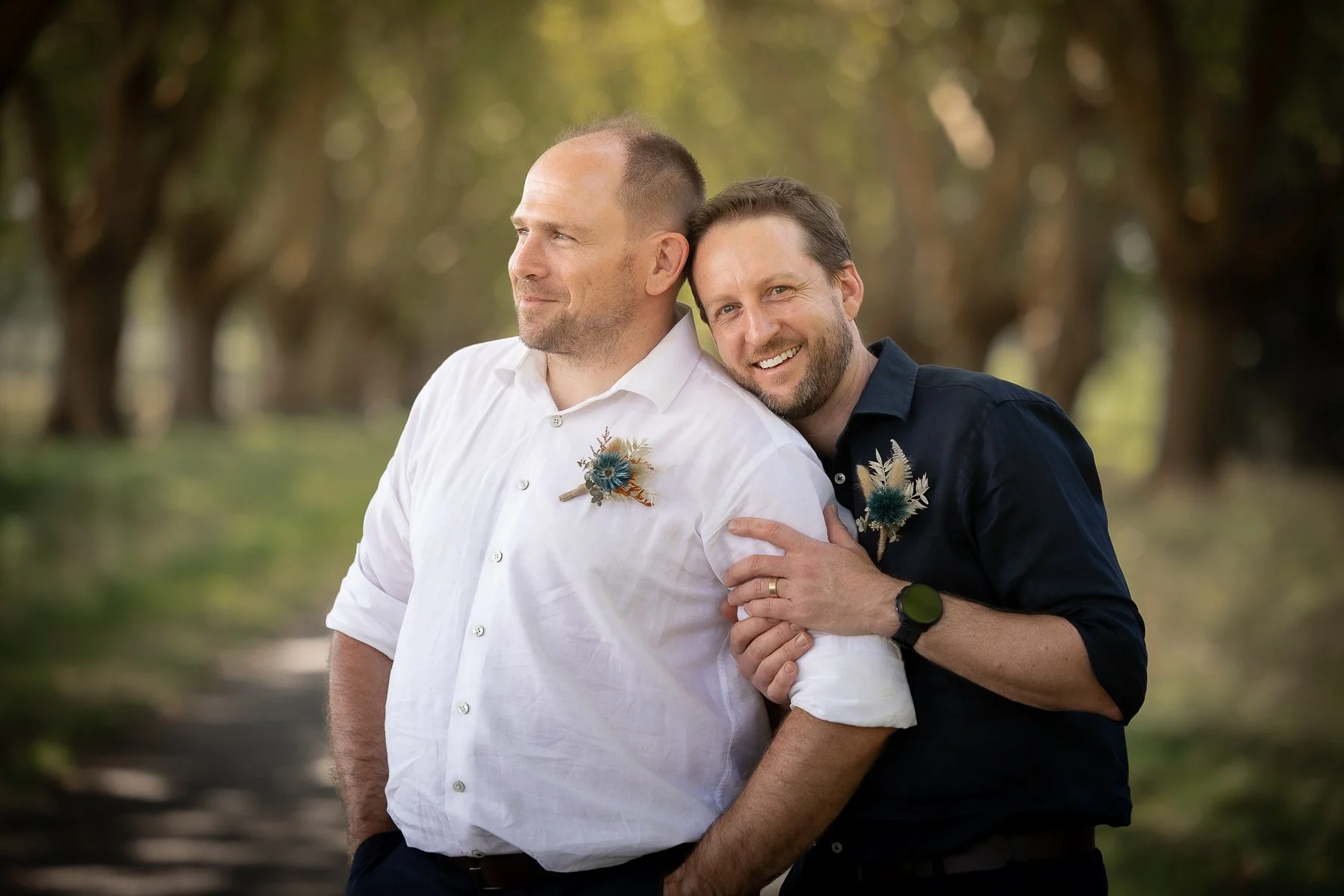 two-hugging-at-napier-wedding