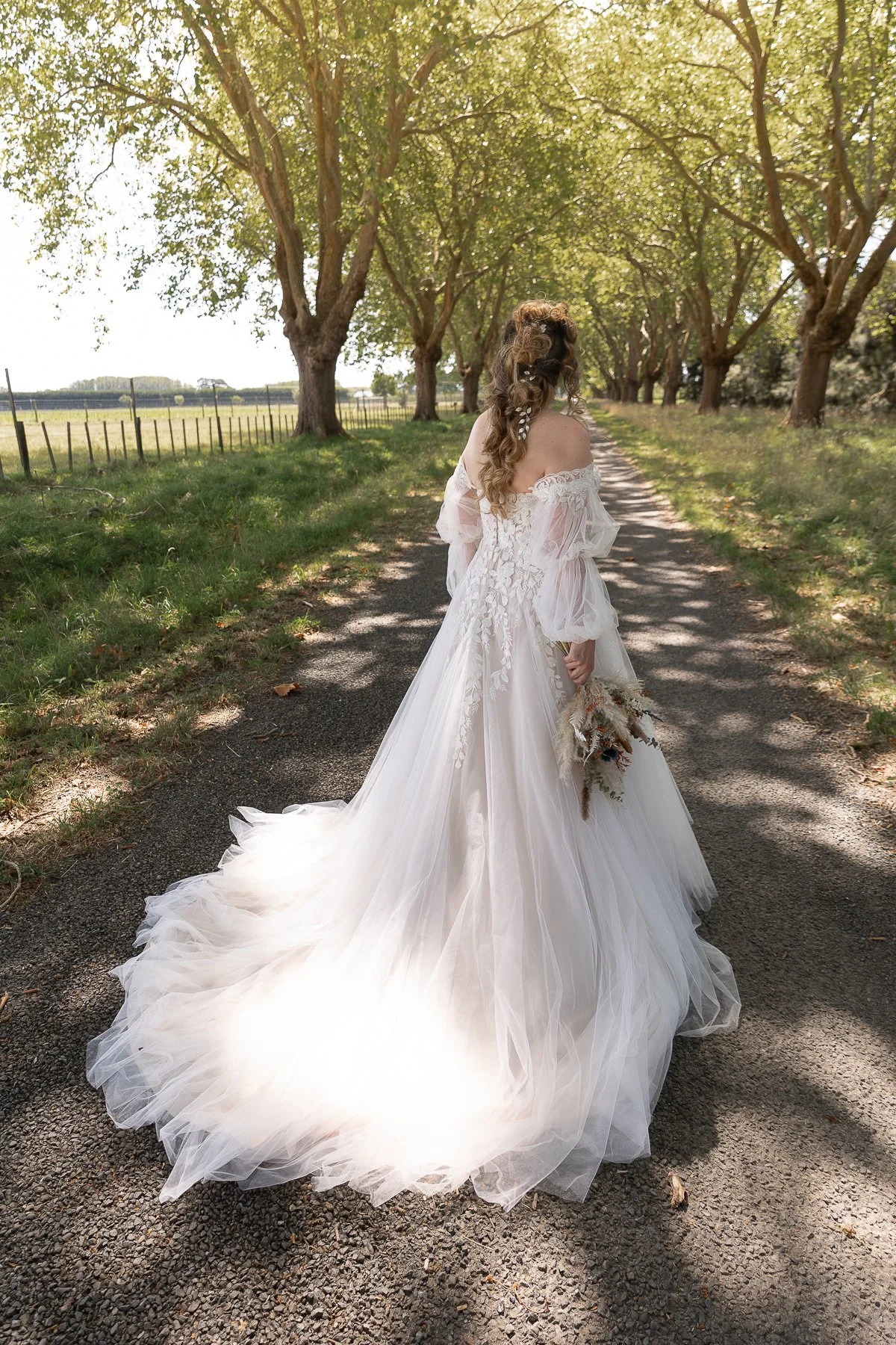 bride-in-wedding-dress-at-napier-wedding