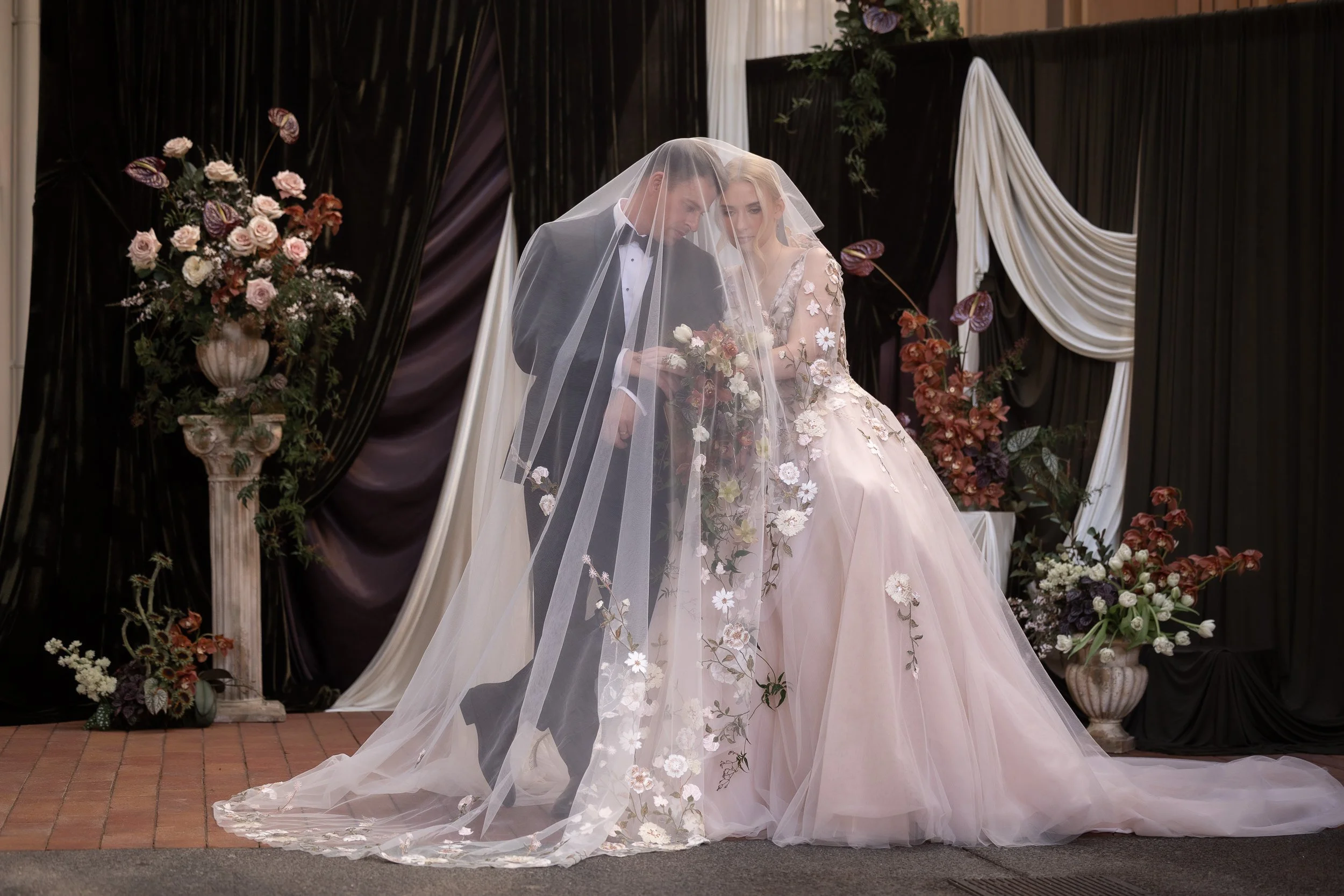 If you are a bride and groom getting married and want to know who the best Hawke's Bay wedding photographer and wedding venues are look at Eva Bradley, one of the top nz wedding photographers based in Napier