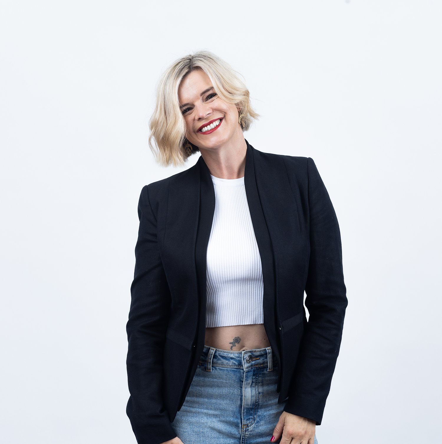 Eva Bradley is the best wedding photographer in Hawke's Bay and has a studio in Napier where she is a wedding, family portrait, newborn and commercial photographer.