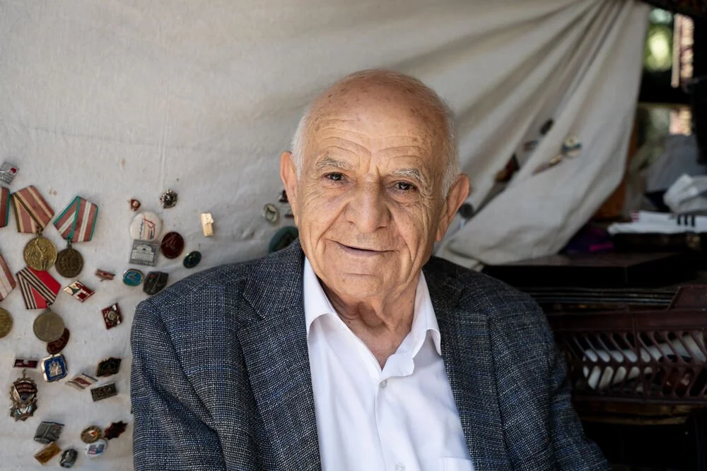 R88574_N_No_restrictions_Elderly_man_by_RJ_Rempel.jpg