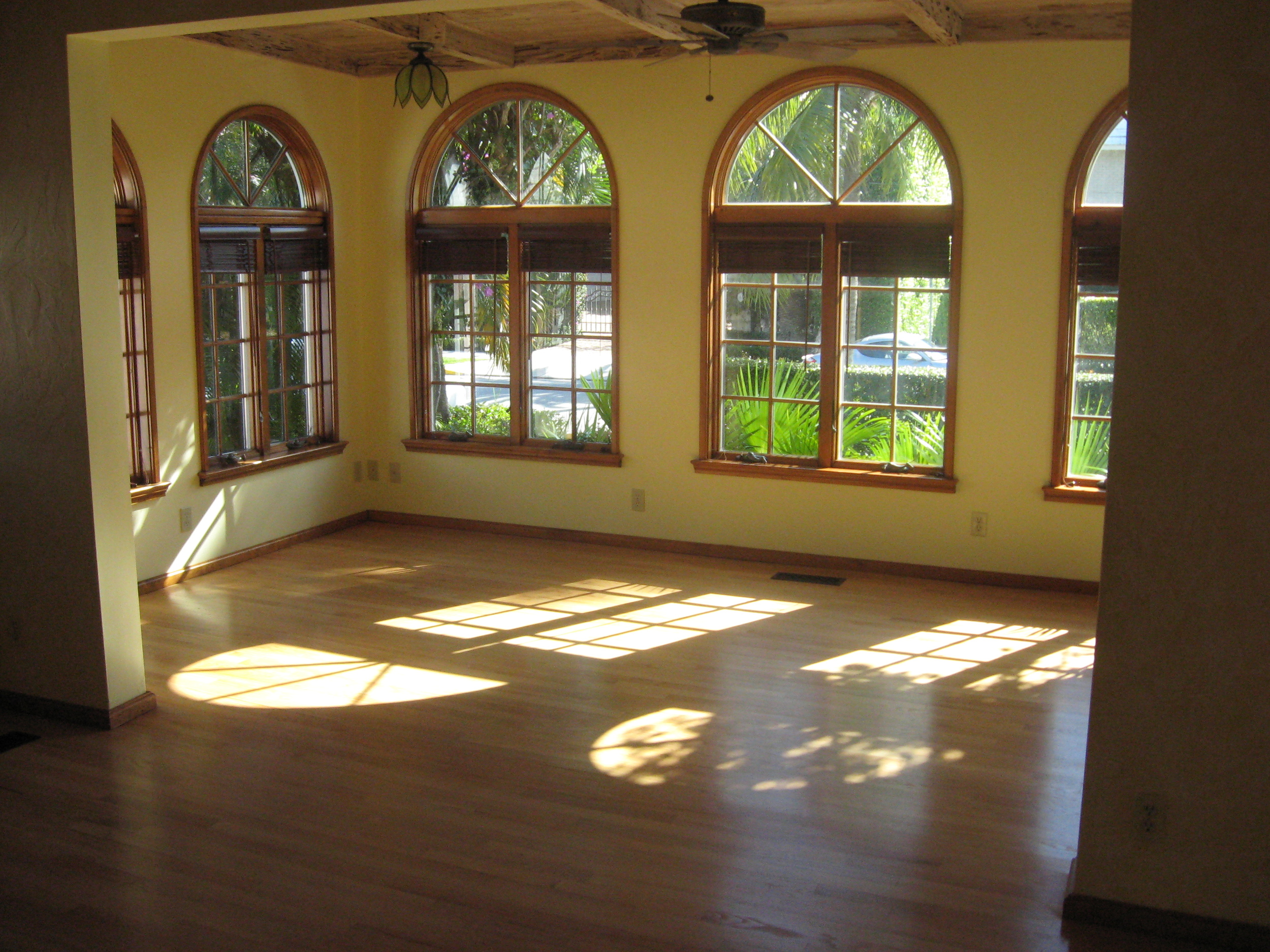 SUNROOM.JPG