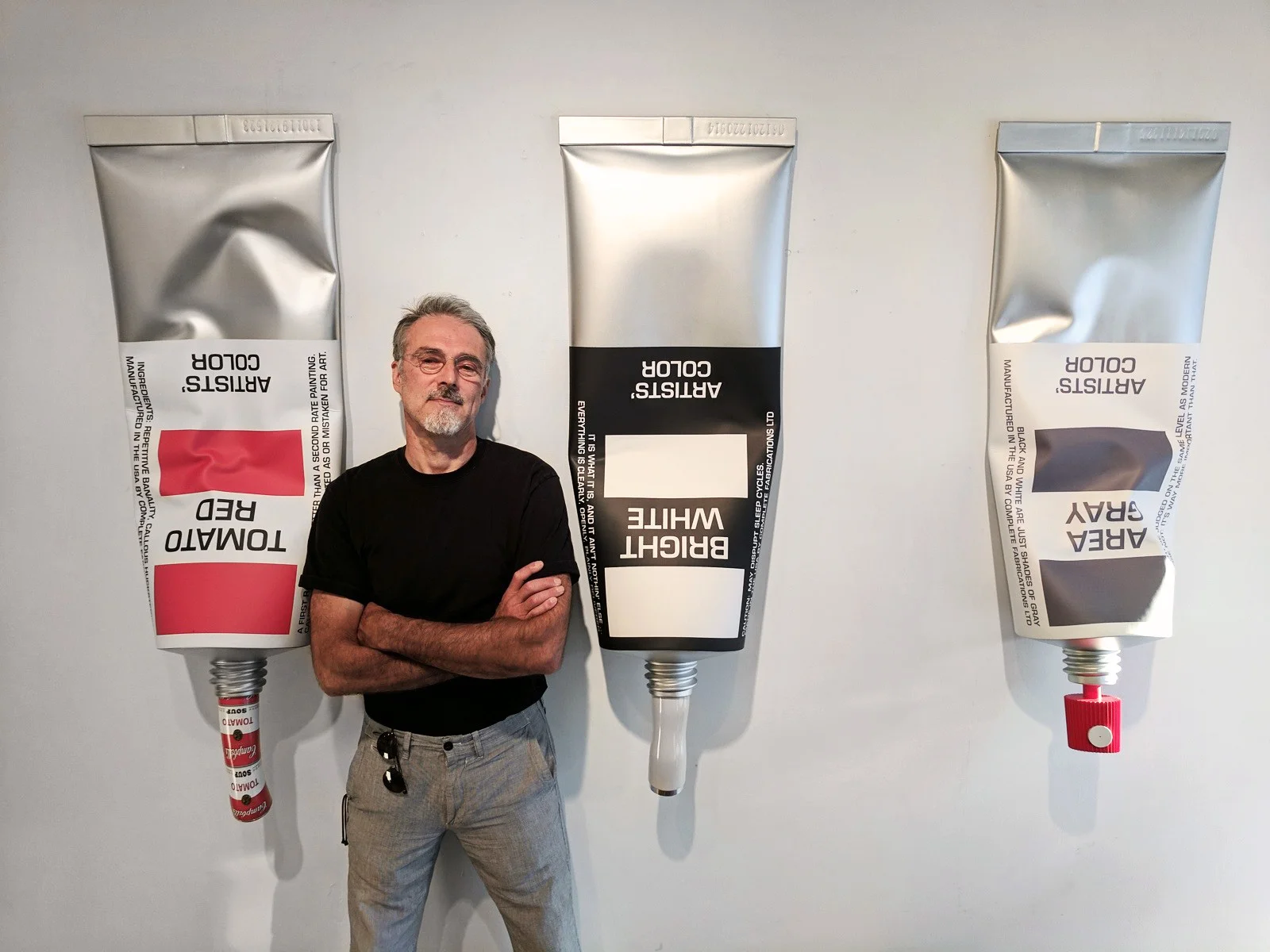 Installation of ARTISTS' COLOR SERIES. Photo by Christian Di Lalla.