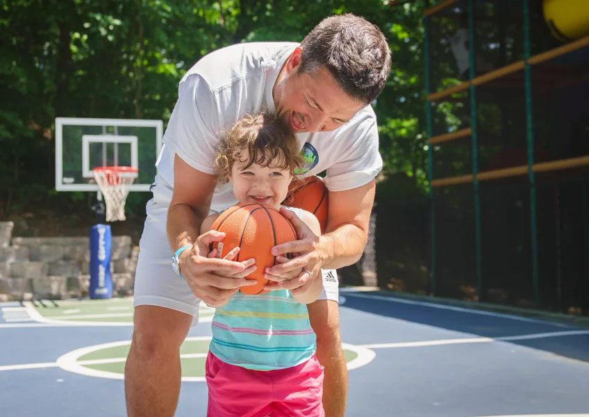 coach_little_basketball-424x300@2x.jpg