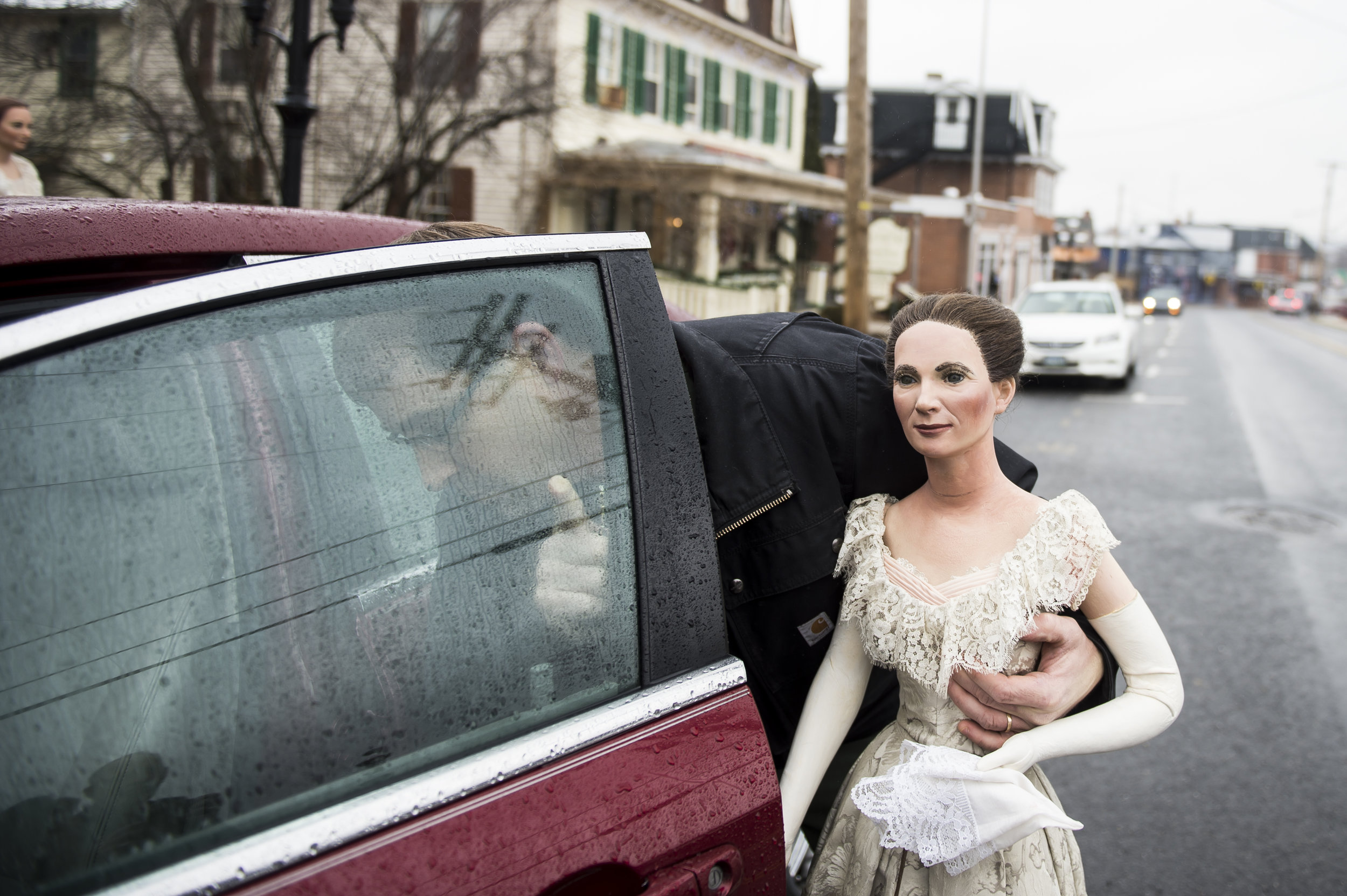  John Buchheister packs a wax sculpture of First Lady Julia Dent Grant into his car after an auction at the Hall of Presidents and First Ladies Museum in Gettysburg.&nbsp; 