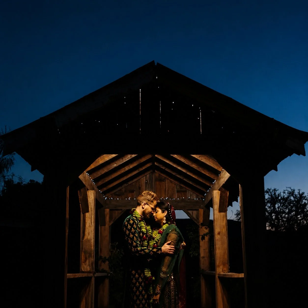 09_couple_covered_bridge_dusk.jpg