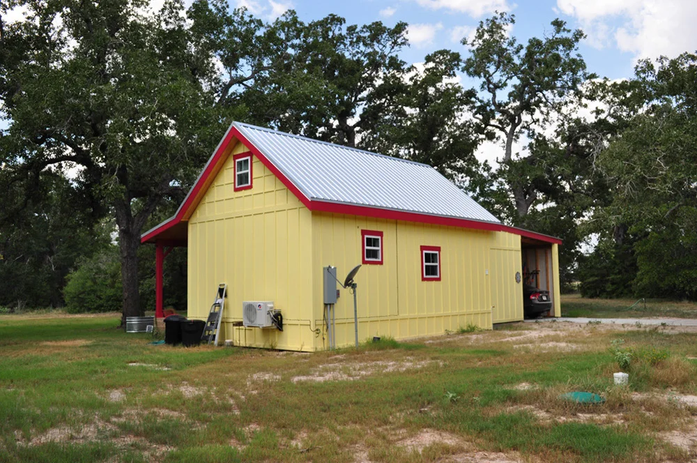 Kanga Cottage Cabin 16x26 MC39.jpg