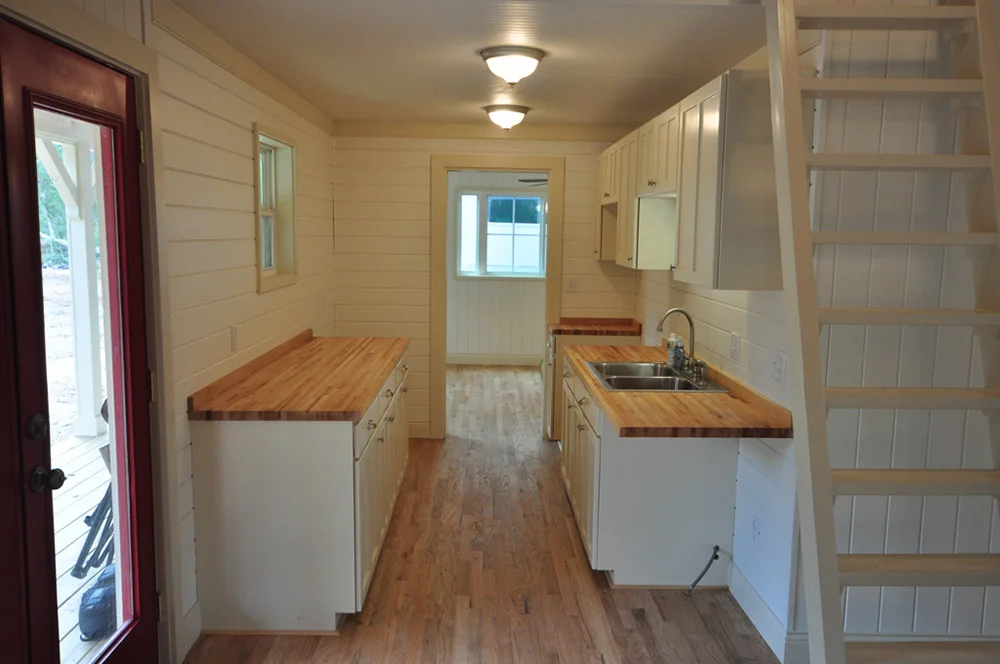 Kanga Cottage Cabin 16x40 MOS20.jpg