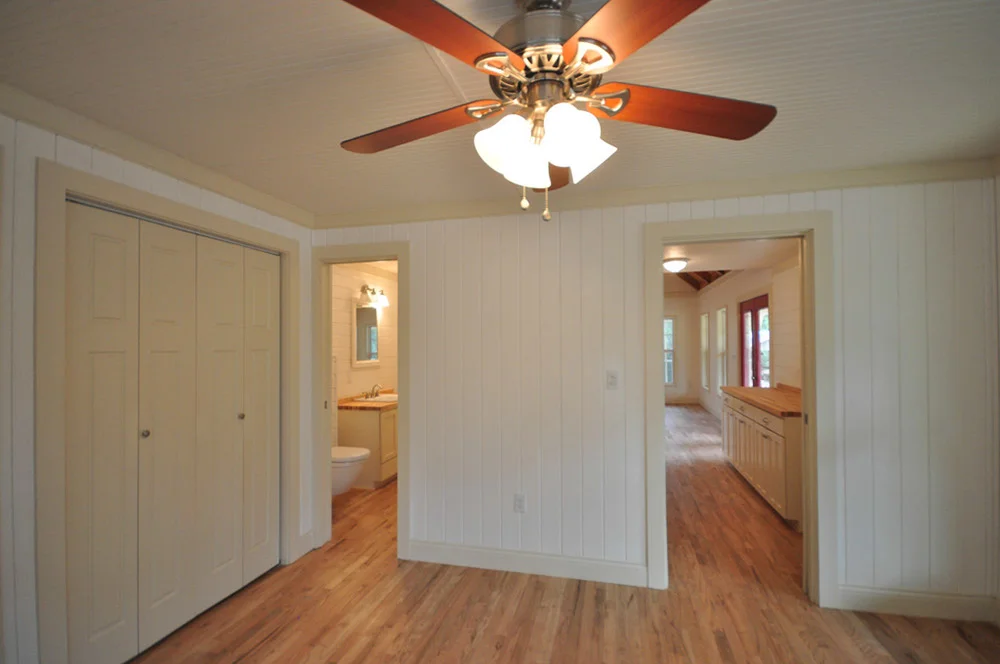 Kanga Cottage Cabin 16x40 MOS32.jpg