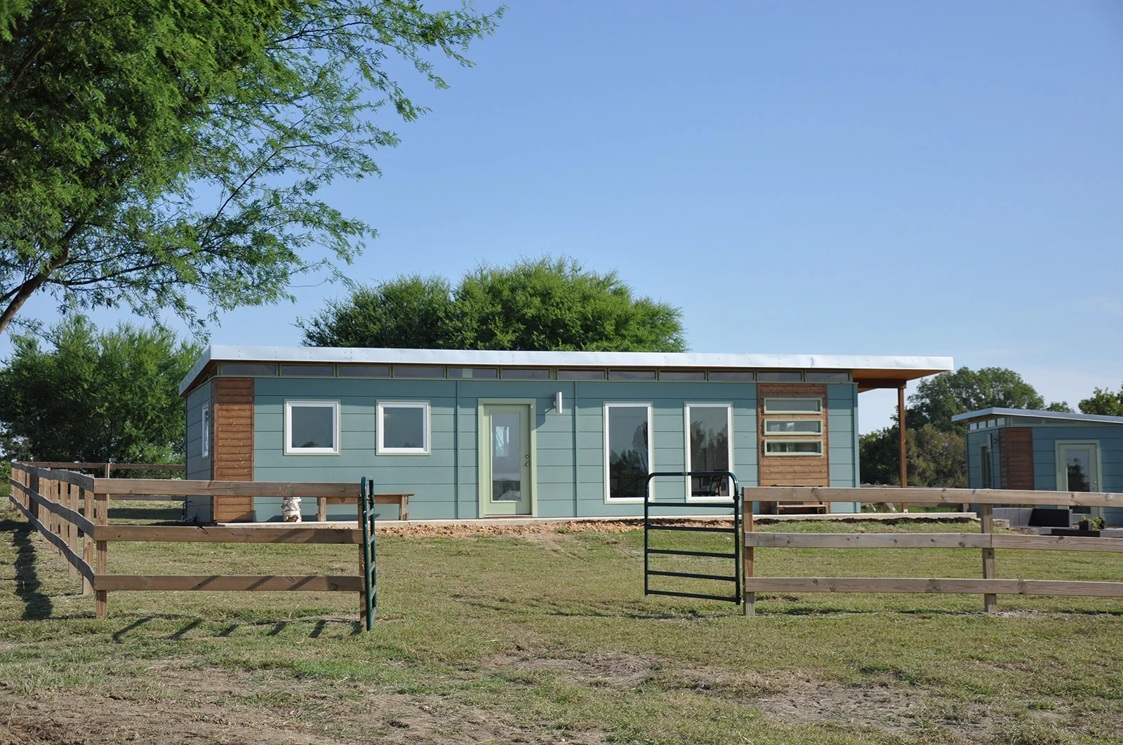 Kanga Modern Cabin Compound JG01.jpg