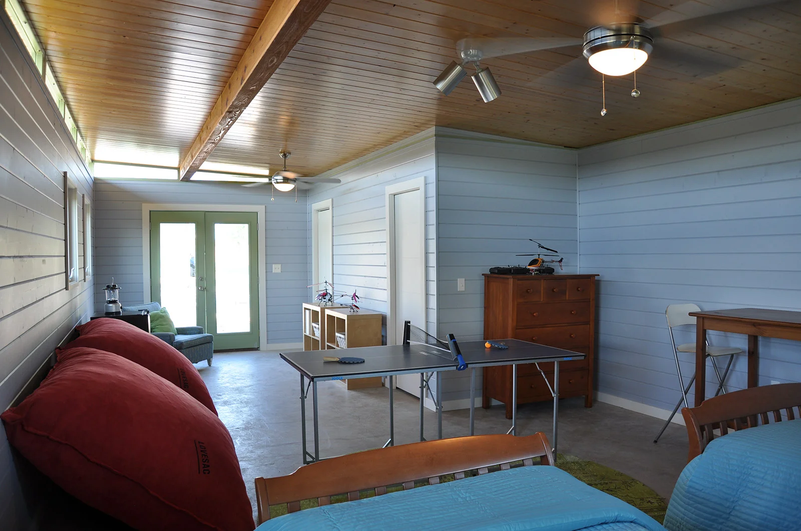 Kanga Modern Cabin Compound JG09.jpg