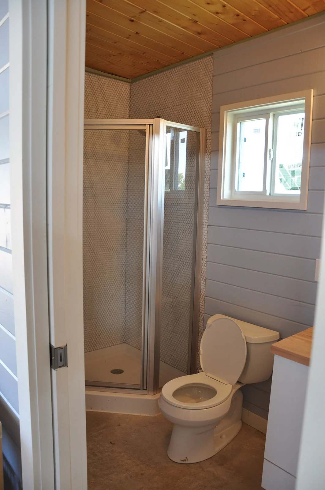 Kanga Modern Cabin Compound JG11.jpg