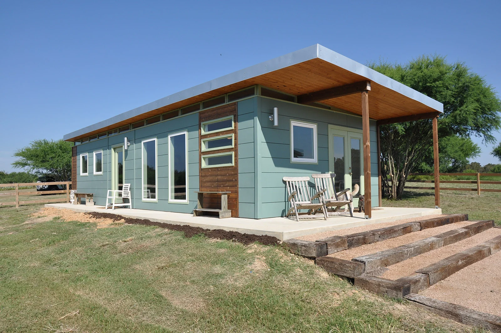 Kanga Modern Cabin Compound JG14.jpg