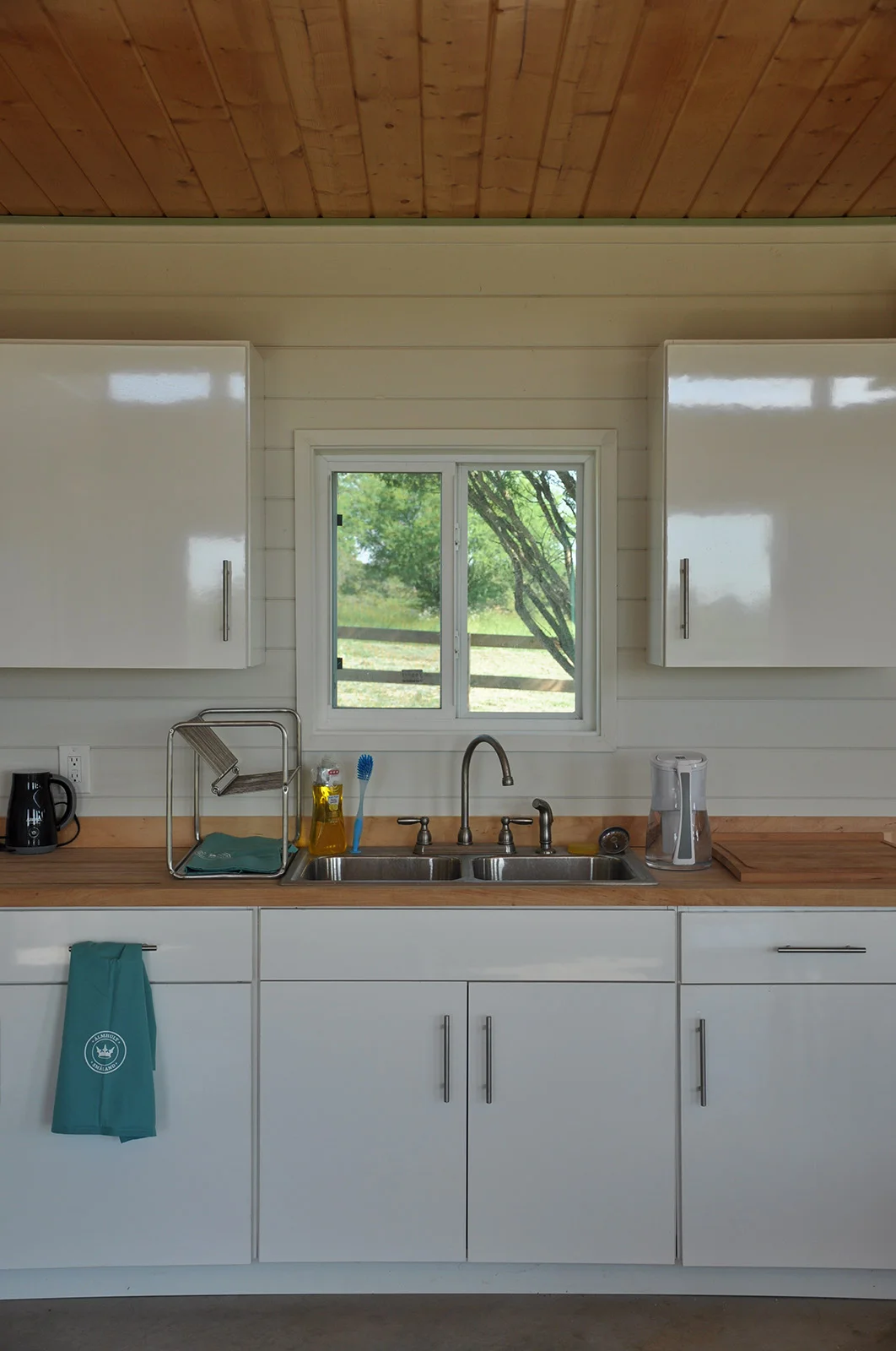 Kanga Modern Cabin Compound JG28.jpg