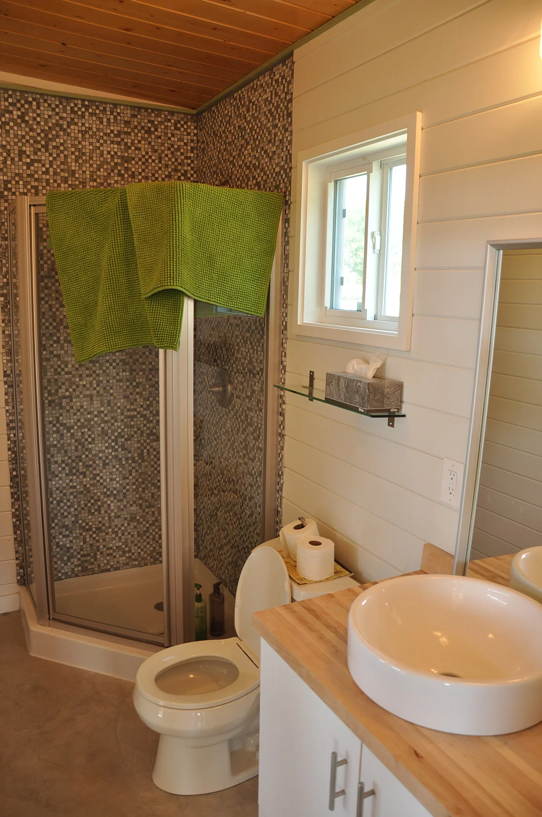 Kanga Modern Cabin Compound JG27.jpg