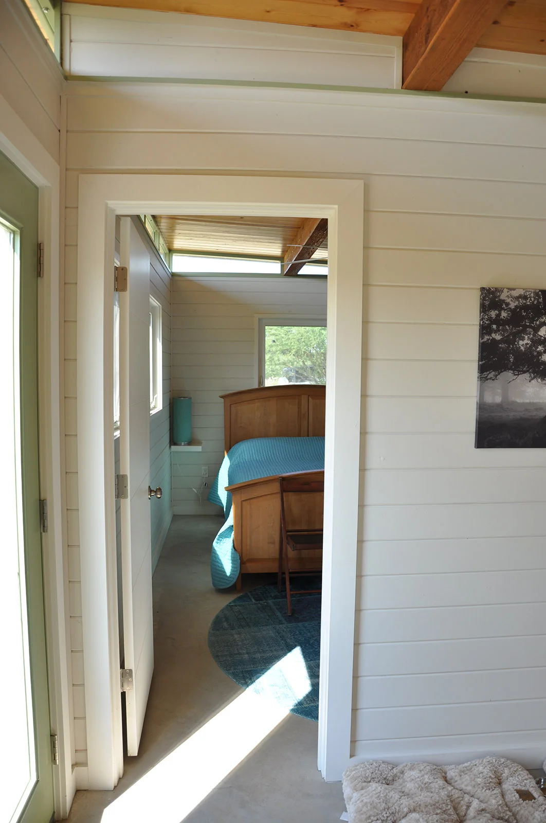 Kanga Modern Cabin Compound JG33.jpg