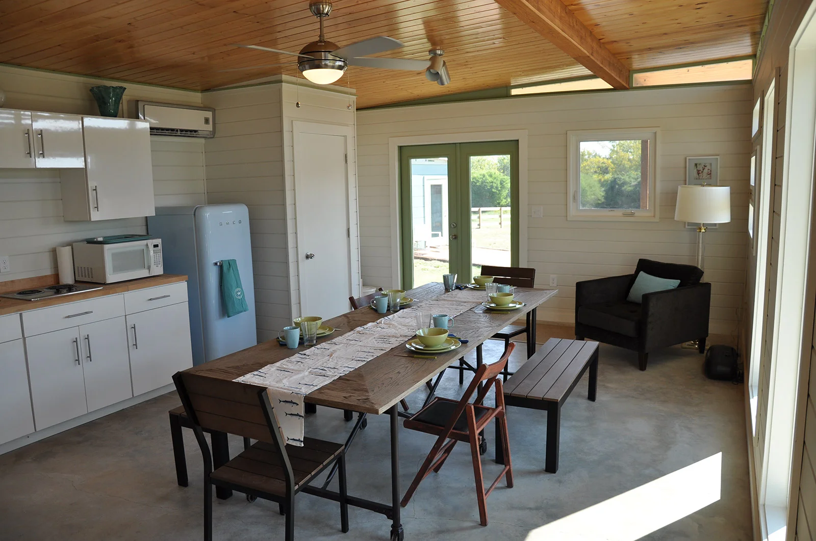 Kanga Modern Cabin Compound JG34.jpg