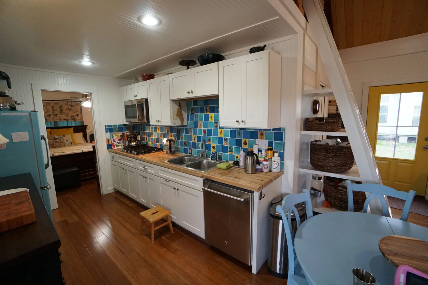 Kanga Cottage Cabin 18x56 JVZ 089.jpg