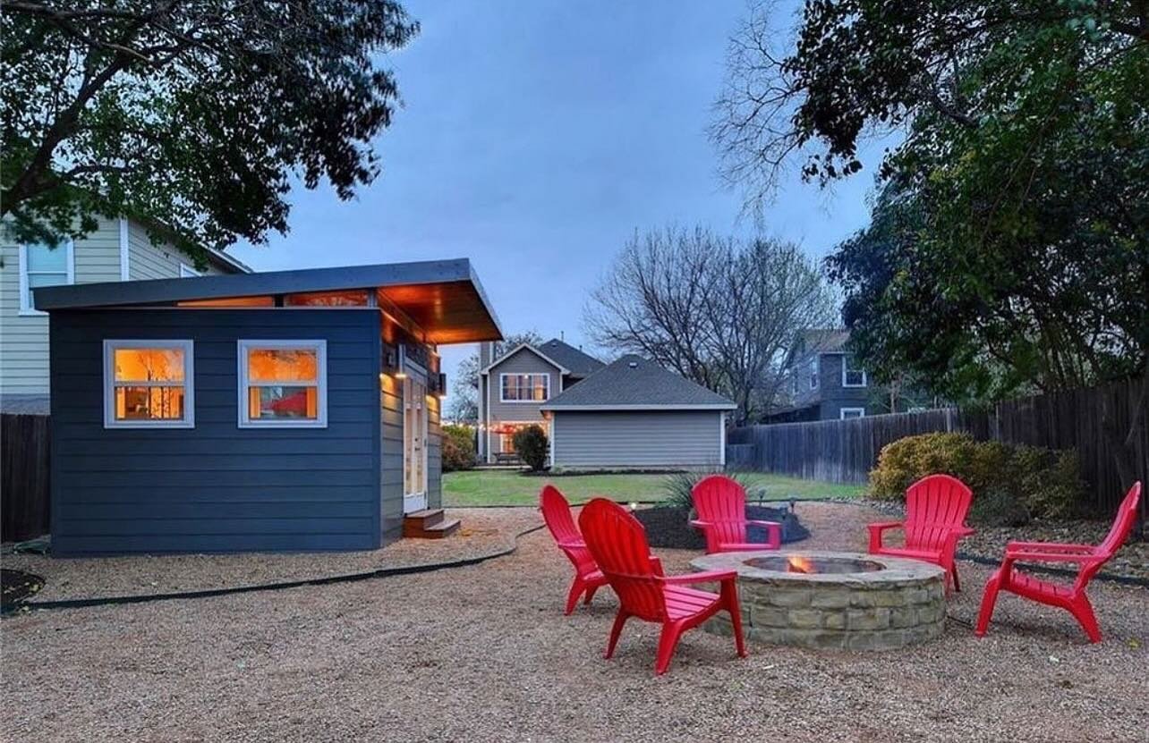 Rethinking rental? Choose Kanga as your key to secondary income, we work with you to find the perfect location and build to make your life better.

#kangaroomsystems #kanga #putoneoutback #tinyhouse #gamehouse #tinyliving #livingsmall #shopsmall #wac