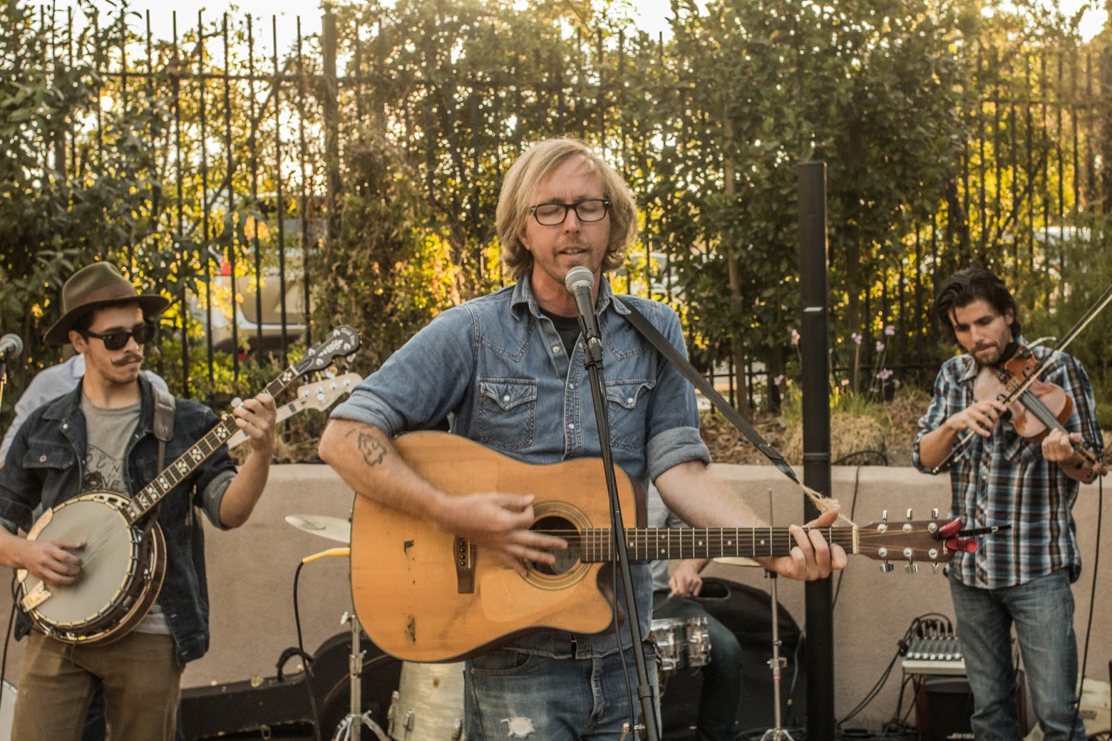 Over the past year, Clark has collected a vast array of talent from local musicians and vocalists who have joined him in performing his original lyrics and ost-inspired covers. Under the name of the Shawn Clark Family Band , the group celebrates a shared love and reverence for the country music of old, before the genre became synonymous with the commiserating of runaway dogs and broken-down trucks.