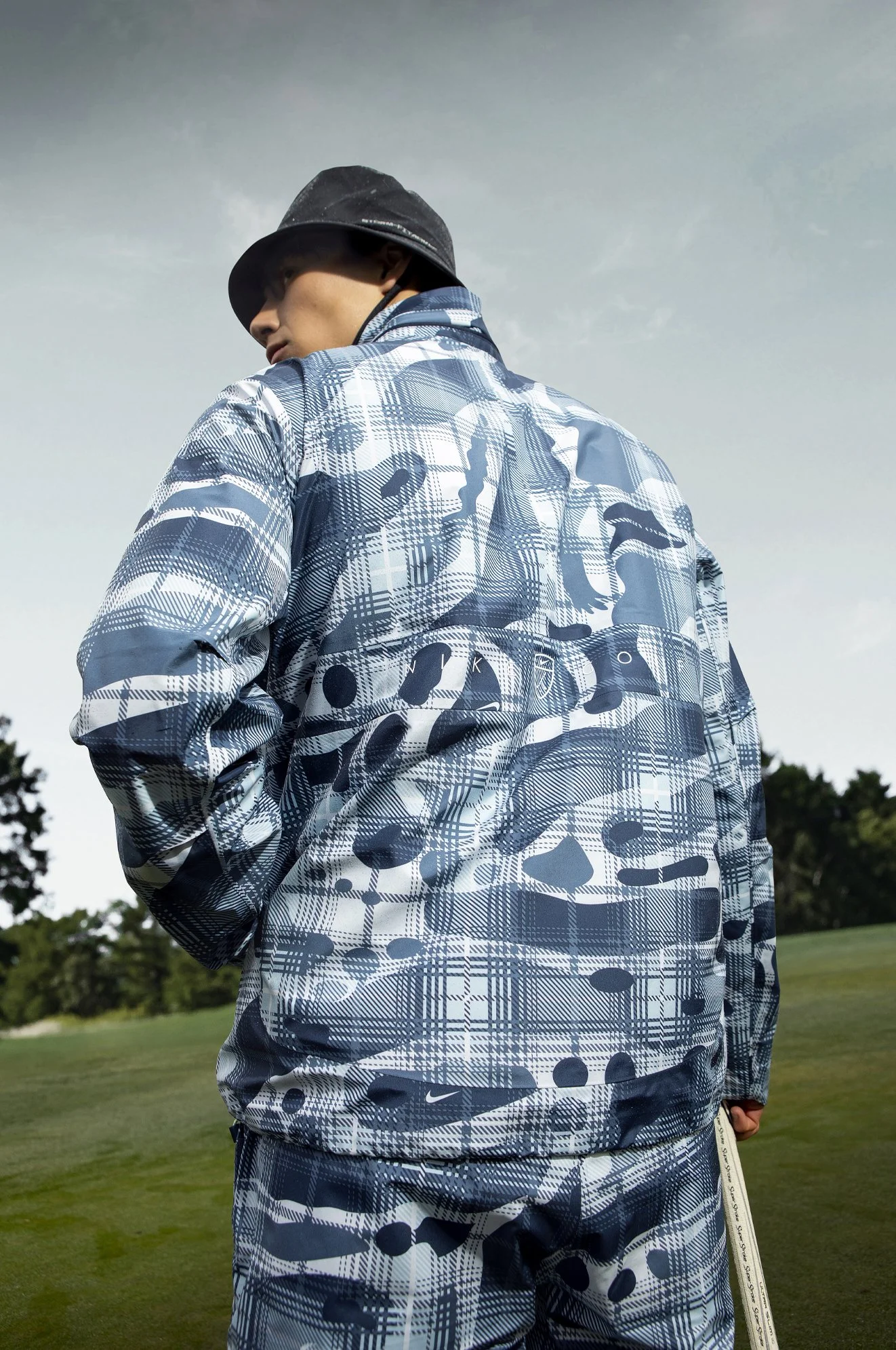 D8_Nike_SpanishHands_02908_RT.jpg
