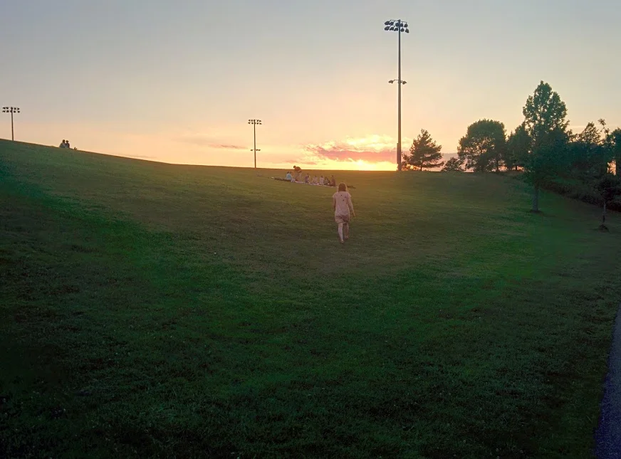 radiant_dreams_picnic1.jpg
