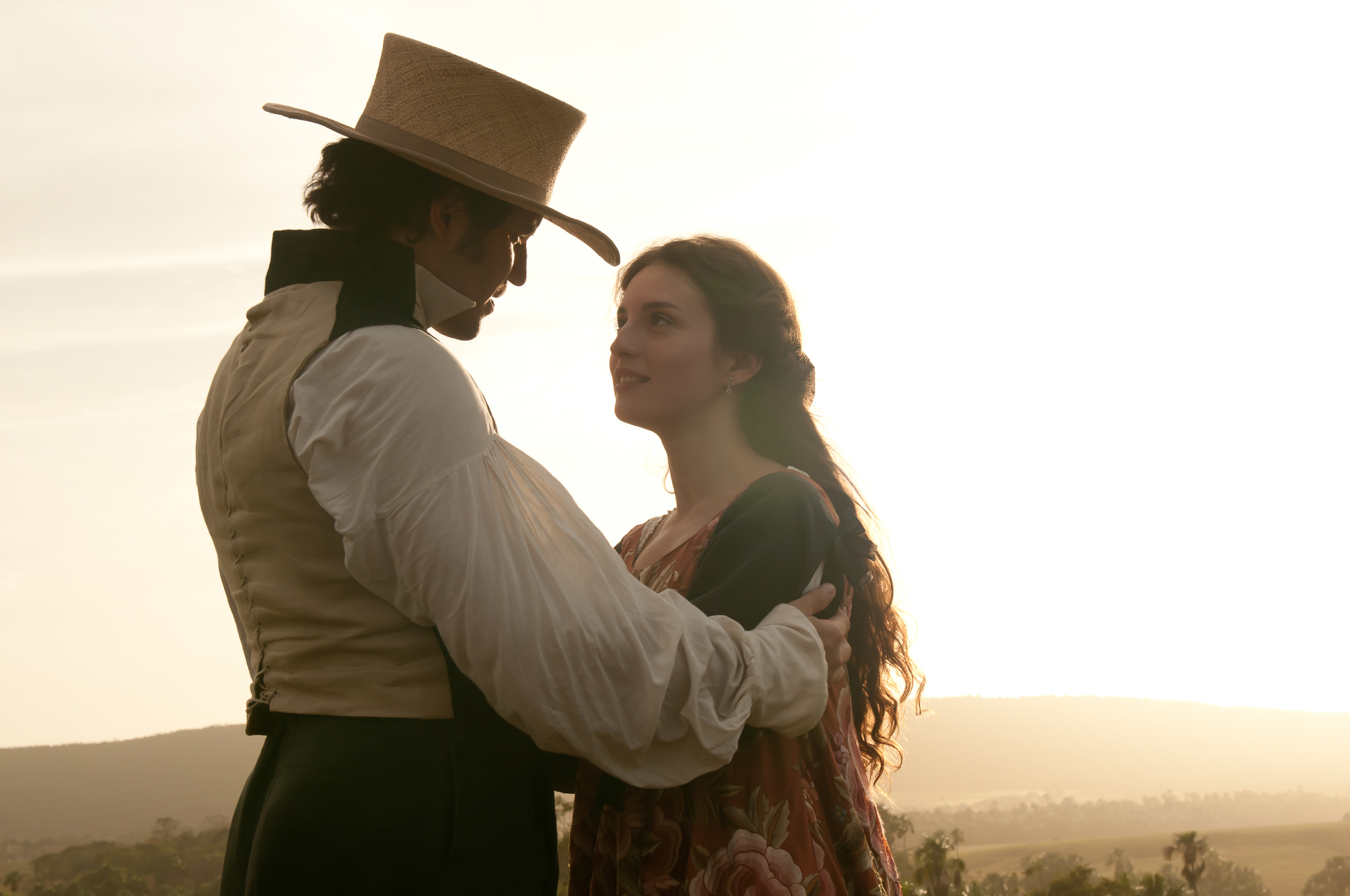 ÉDGAR RAMÍREZ and MARÍA VALVERDE in THE LIBERATOR photo courtesy of Cohen Media Group .jpg