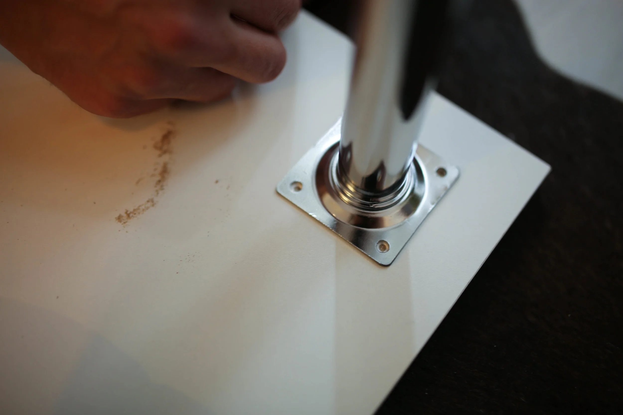 Line up leg with holes&nbsp;