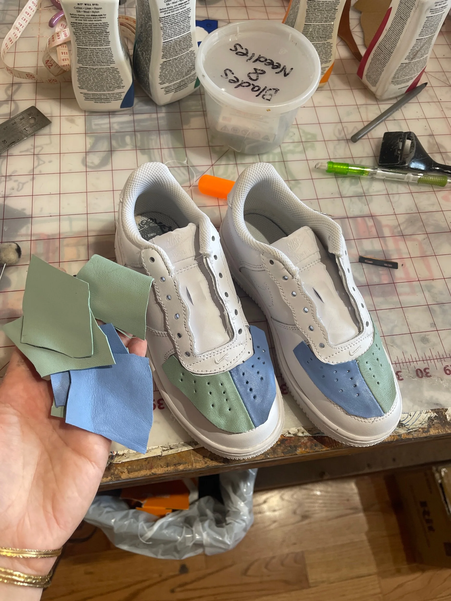 8DDD15B6-CB96-4DE6-BF4D-0CD84D12F9BC