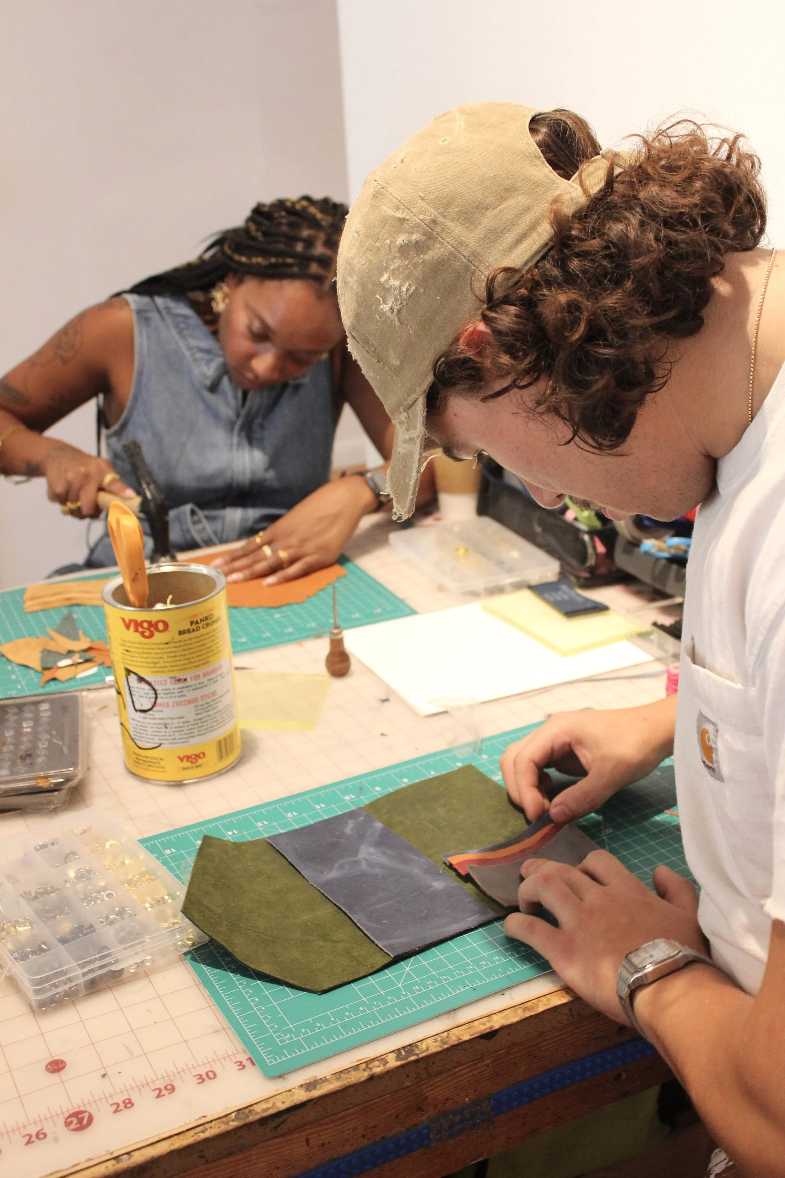 How to make a leather wallet. Wallet making leather workshop Chicago. Creative workshops Chicago.