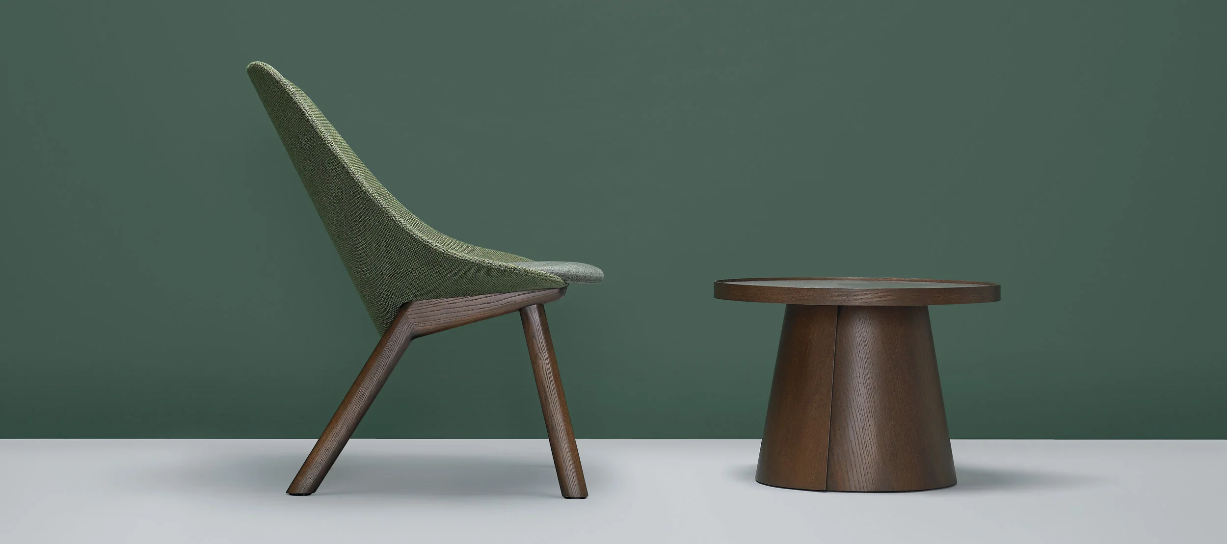 Penna Lounge with Small Round Table_hi-res-1.jpg