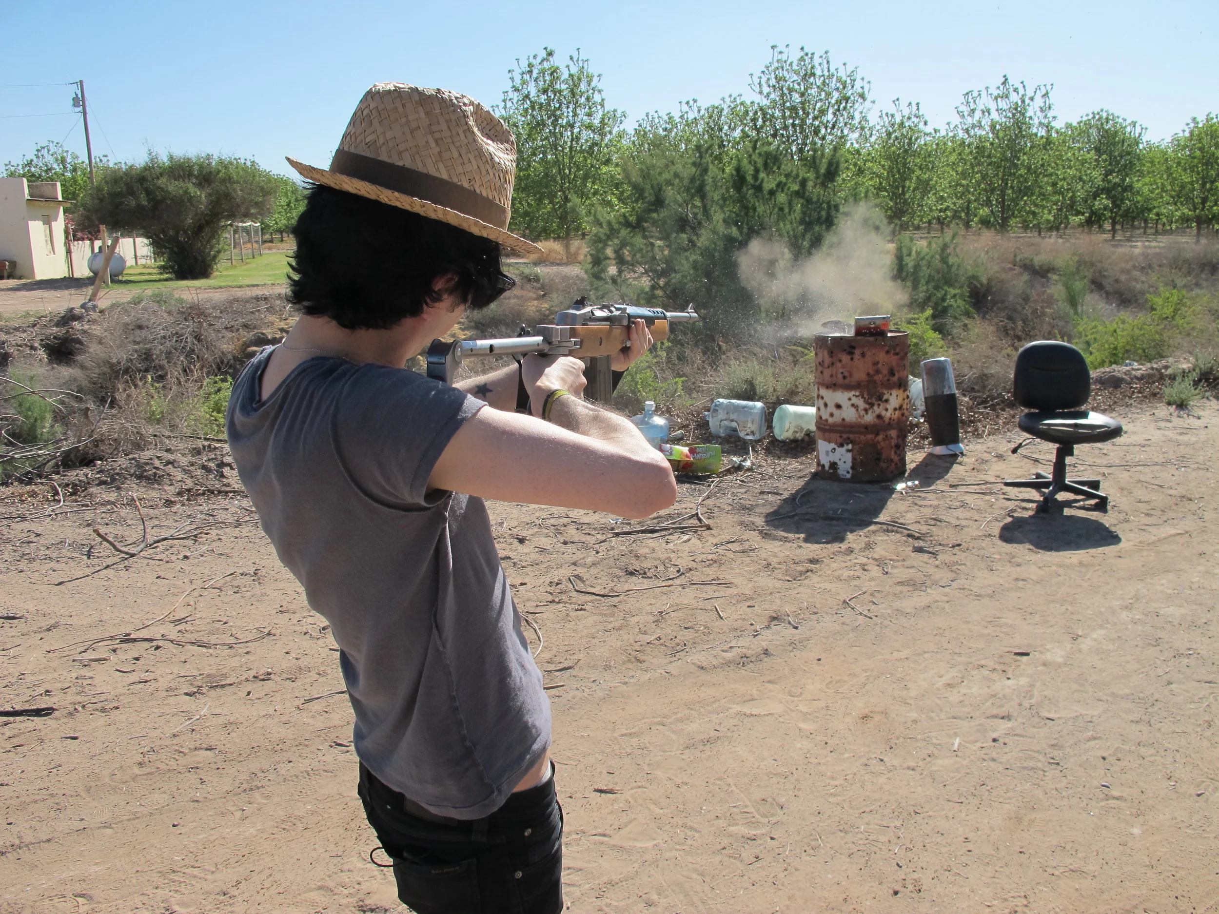 Nick Zinner Mini 14 to POG.JPG