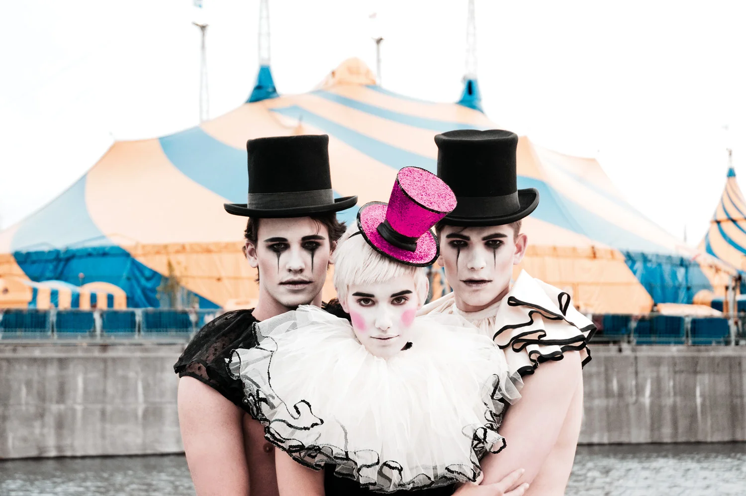 CIRCUS CROWS07.jpg