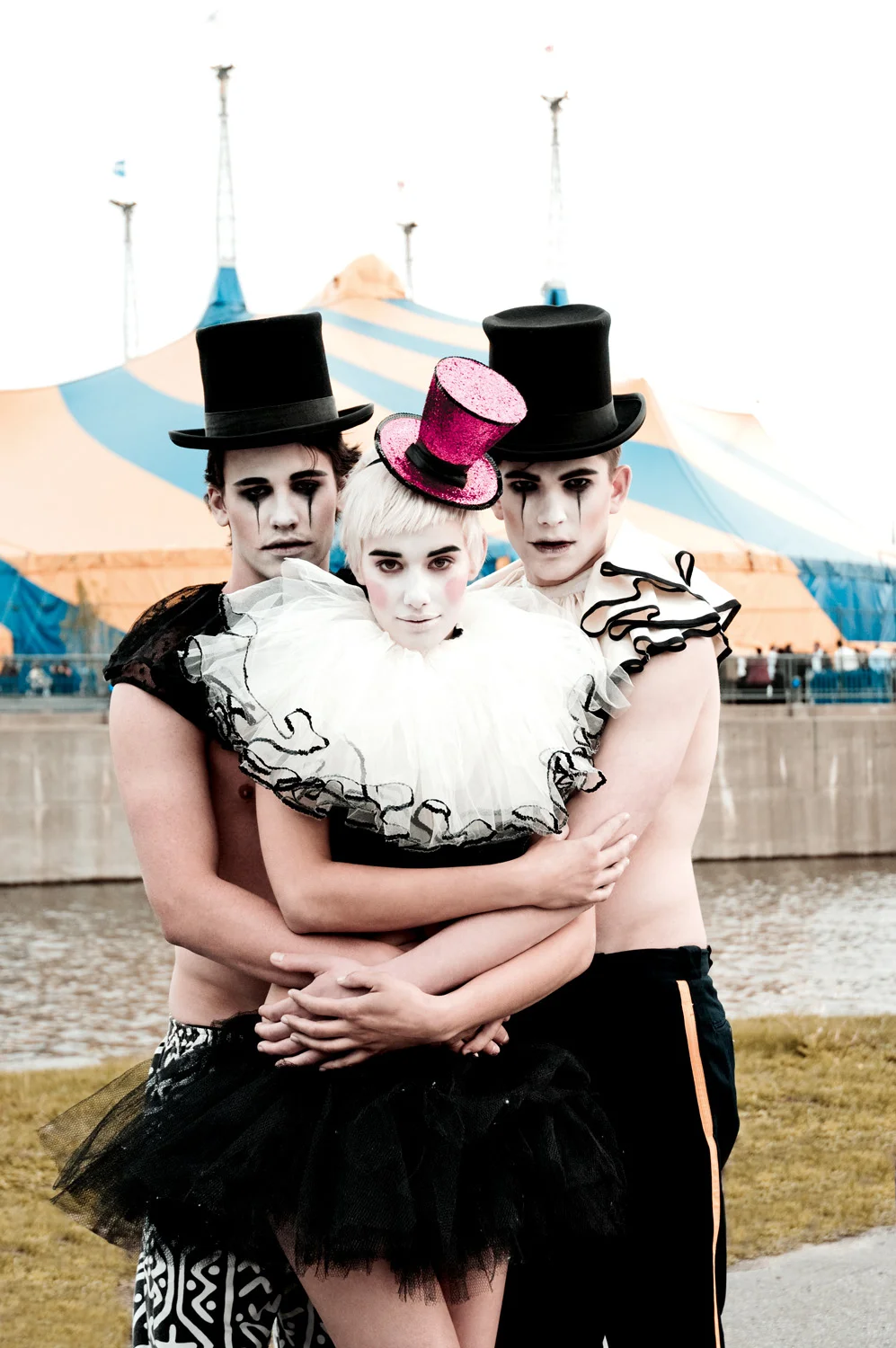 CIRCUS CROWS22.jpg