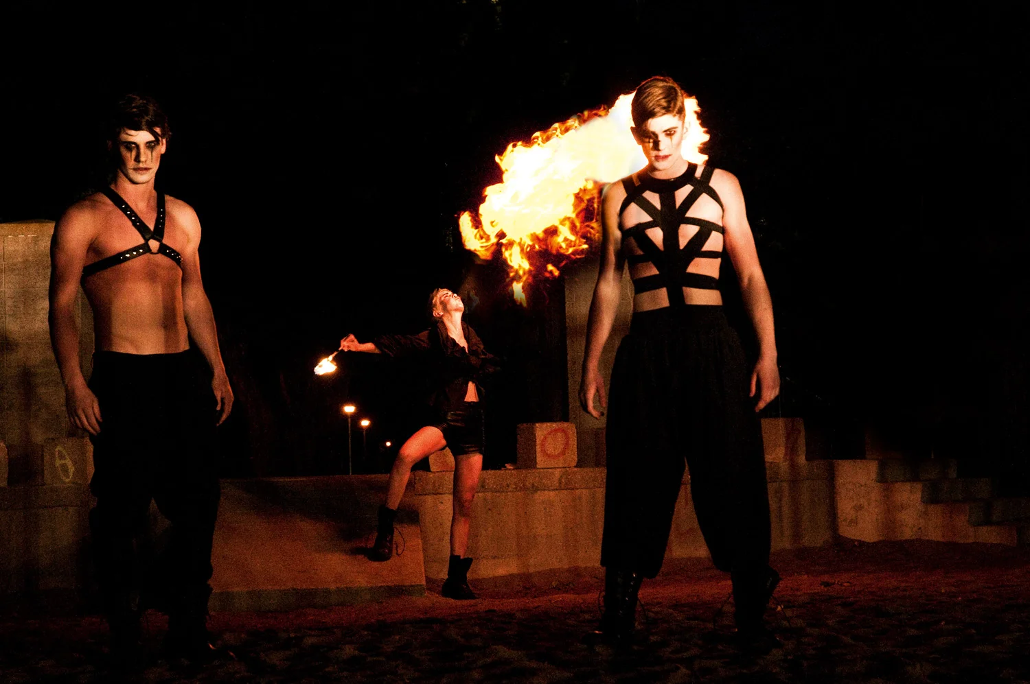 CIRCUS CROWS25.jpg