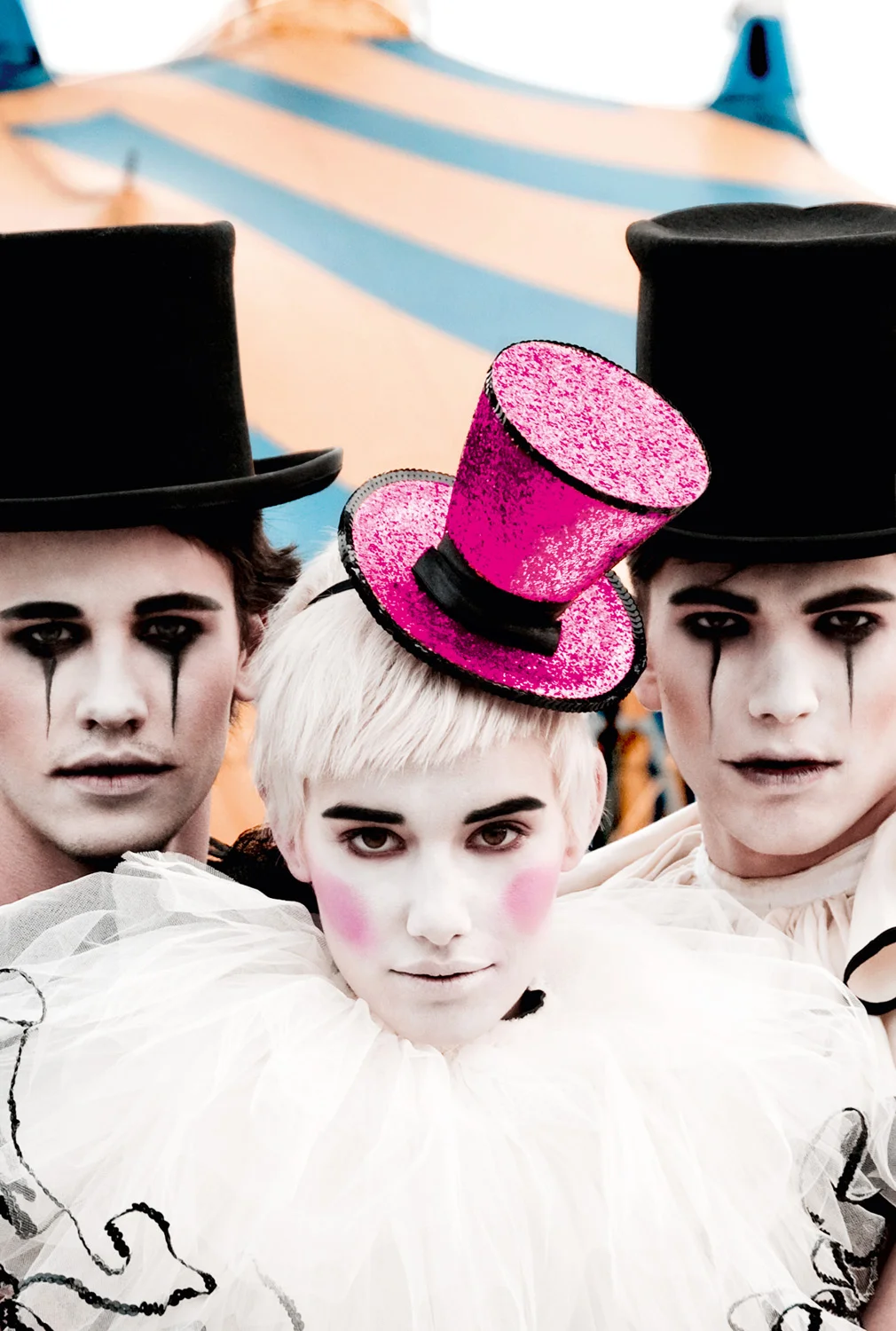 CIRCUS CROWS26.jpg