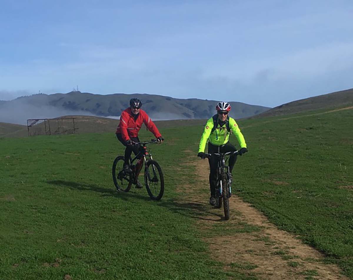 Two mountain bike riders on the Vargas Plateau