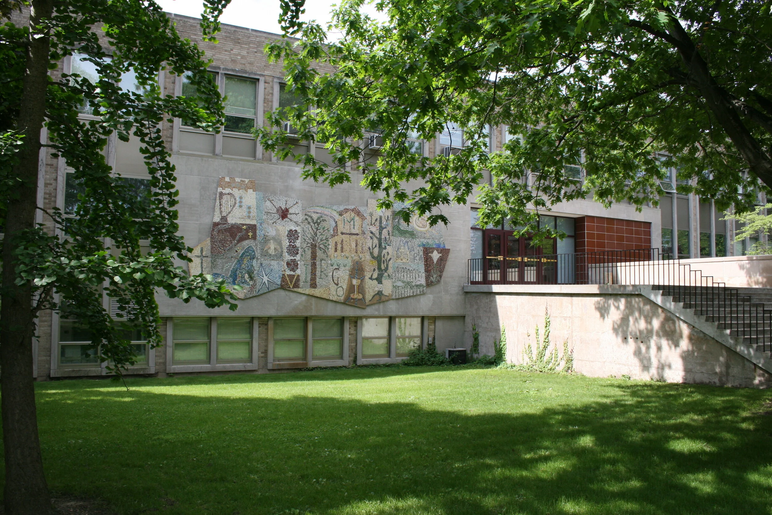 Moreau Center Mural.jpg