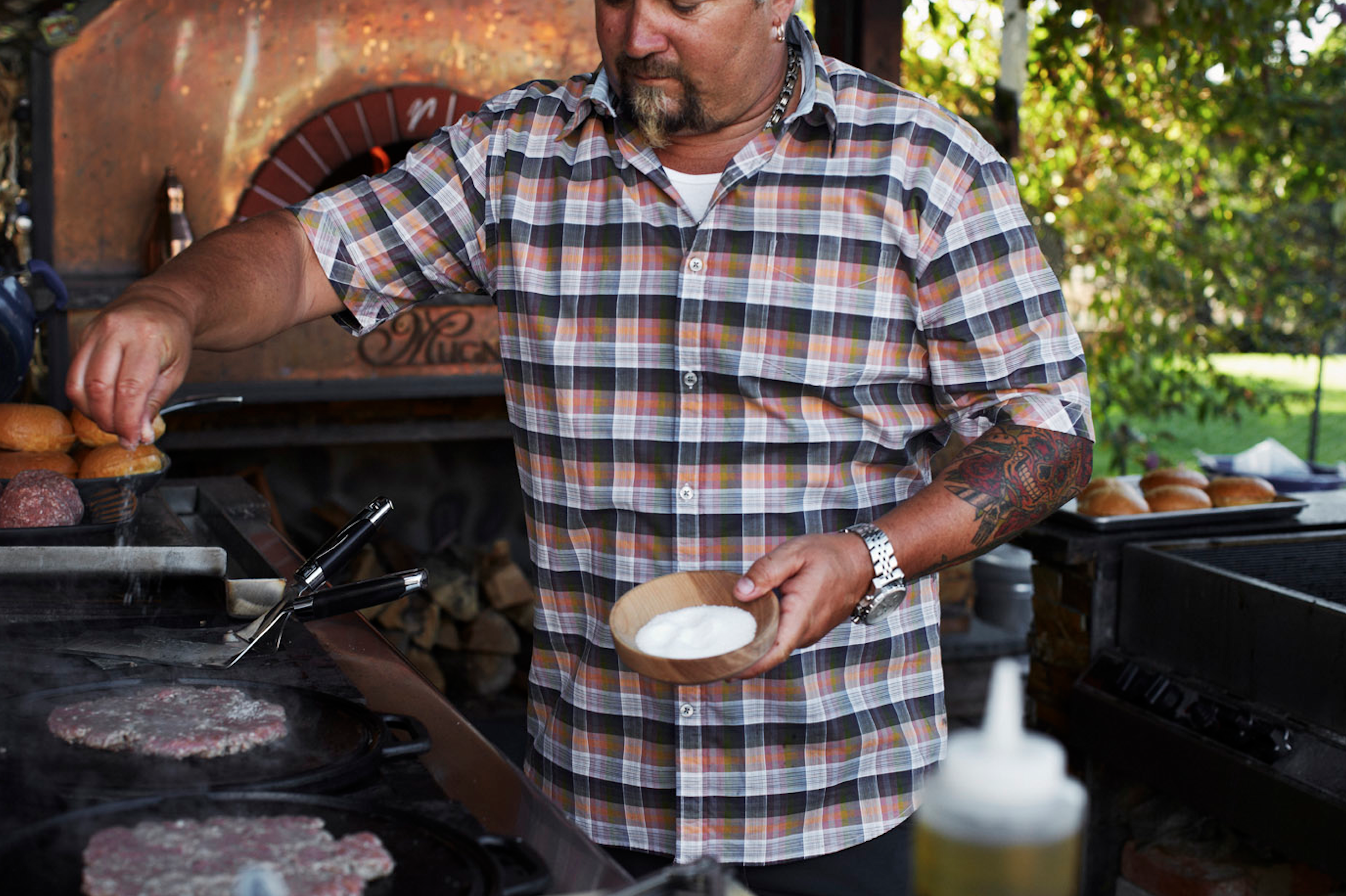 Channel Program Alongside a visual/verbal repositioning Miller Lite set out to establish a better hold on it’s taste platform by establishing culinary credibility. Through paid, owned and earned media we created a food and beer pairing program featuring culinary chef, Guy Fieri. Leading with a content-heavy strategy in four months time we created 40 recipes, 5 recipe demos, 10 tip and trick videos and a suite of program assets to support digital and retail platforms. Metrics: 21 million Paid Media Impressions • 11 million Video Views • 743K Unique Site Visitors to Grillwithguy.com • 4 million Web Impressions